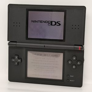 Console Nintendo DS lite noire avec chargeur universel