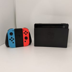 Console Nintendo Switch, manque juste un cache sur le joystick