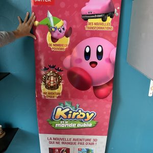PLV publicitaire Totem Kirby et le monde oublié