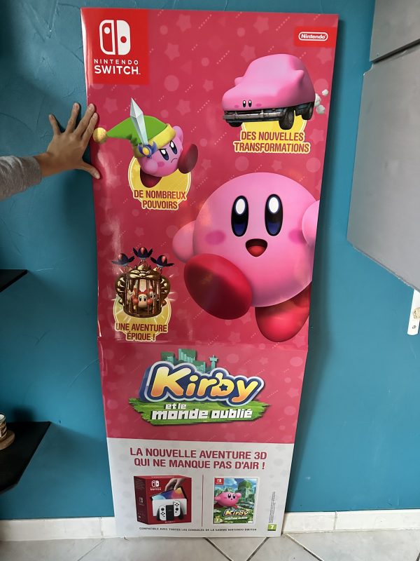 PLV publicitaire Totem Kirby et le monde oublié