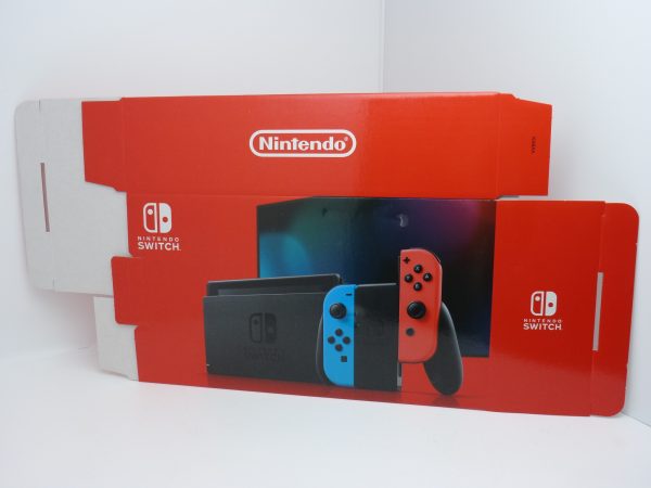 Boite Nintendo Switch v2 un peu abimée