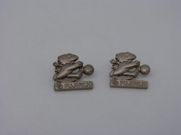 2 Pins pin badge Footix Coupe du monde France 98 argenté Fujifilm