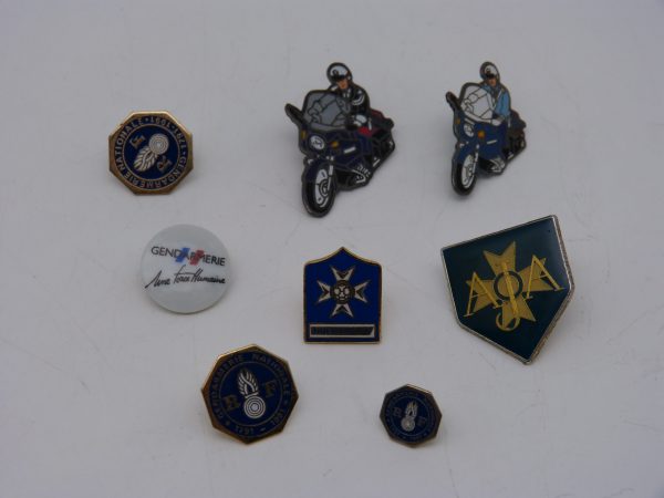 Lot 8 pins gendarmerie