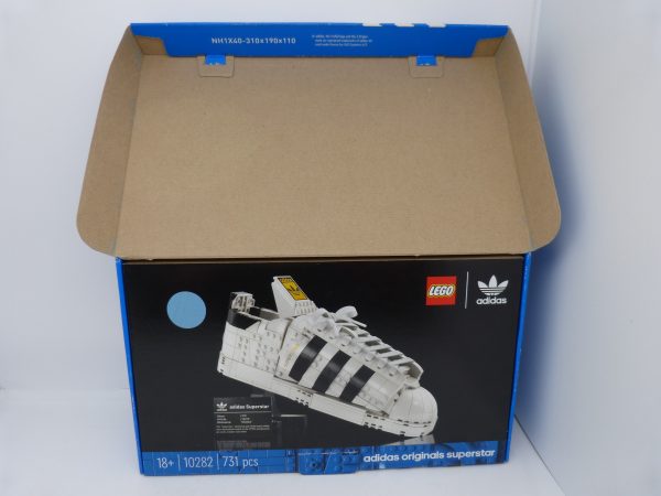 Lego Adidas Superstar 10282 NEUF boite un peu usée