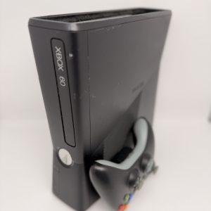 Console Xbox 360 S 4Go manque cache dessus et dessous