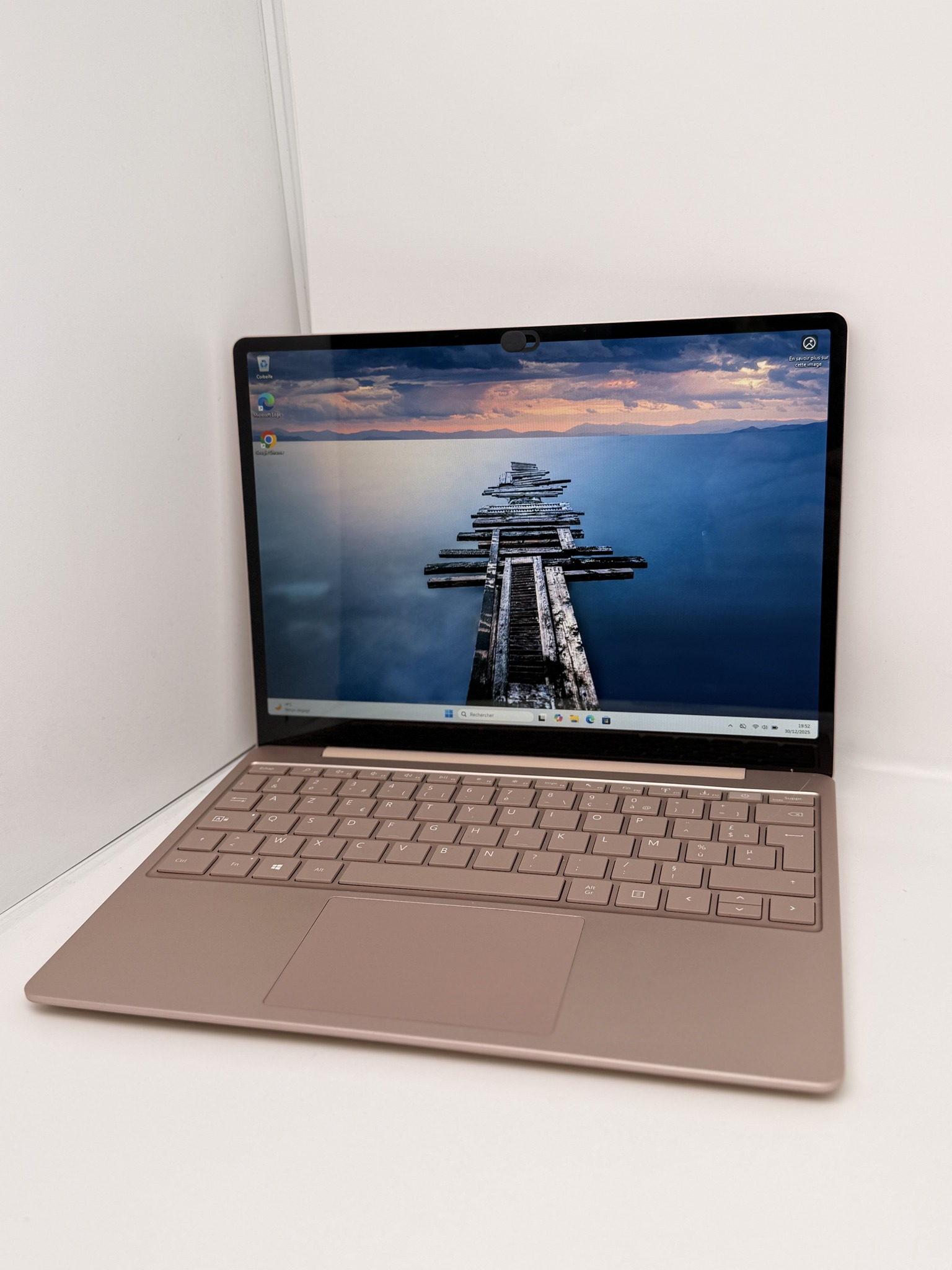 Microsoft Surface Laptop Go